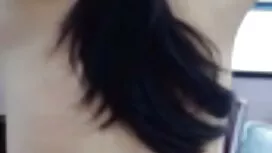 Ông ấy luyện tập với ...