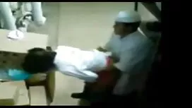 Tối làn da của núm v ...