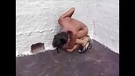 Người đàn ông với đồ ...